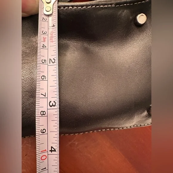 Perlina Black Small Leather Handbag - Picture 8 of 9